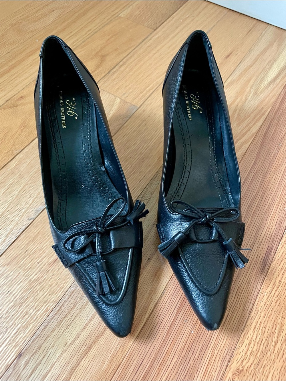 Brooks Brothers Pointed Toe Black Tassle Heel, Size 8.5